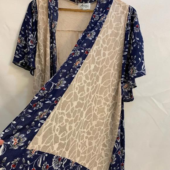 Arianna by Howard’s Tan Lace and Navy Blue Floral Kimono Duster - One Size - Picture 9 of 9